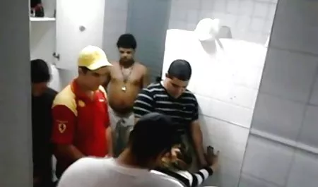 Nina Elle liebt erotikfilme kostenlos fur frauen es, tief und schlampig zu geben