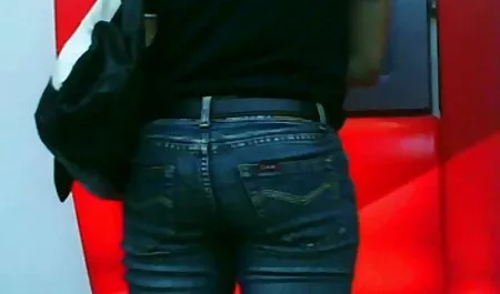 Hübsche Frau zeigt erotik netzkino alle un öffentliche Szene