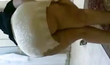 Die vollbusige Huvari erotische filme gratis ansehen schreit, als sie zu dritt kommt