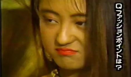 Teen sabbert an kostenlose erotik videos ansehen seinem harten Schwanz