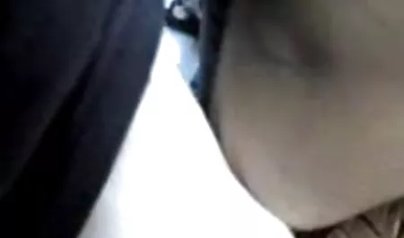 Die Rothaarige bekommt einen schwarzen Schwanz, während hamster erotikfilme der Ehemann zuschaut