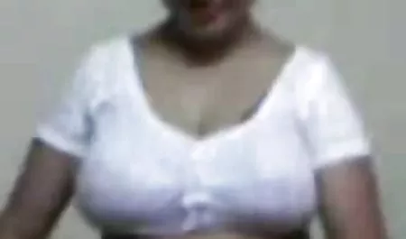 Sexy junges Mädchen benutzt ihr Arschloch, um einen Freund zu bekommen film erotik gratis