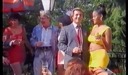 Vollbusige Brünette reitet einen kostenlose erotische spielfilme fetten Schwanz