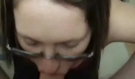 Kira und Holly private erotikfilme auf einem heißen lesbischen Vorspiel