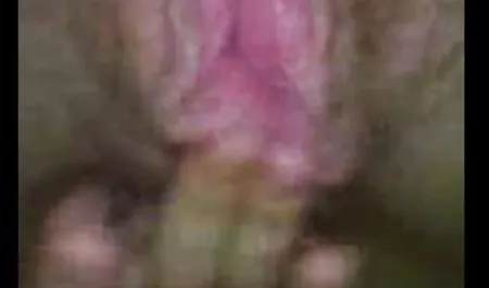 Michaela Asenho fingert kurze erotikfilme