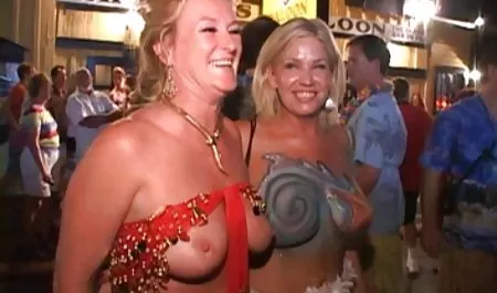 Geiler Dreier auf dem erotische kurzfilme gratis Bett