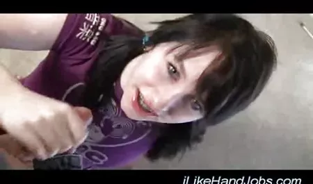 Flexibles Mädchen berührt ihre Muschi erotische pornofilme