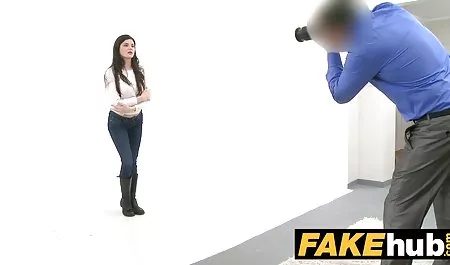 - Nerdy Teenager in erotische filme fur frauen gratis Kniestrümpfen wird gefickt